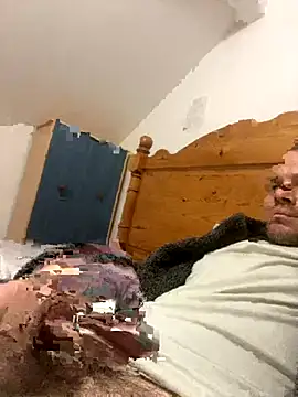 Snapshot of wyattstone chatting on 11.03.25 wyattstone online show from 11.03.25