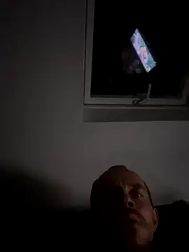 Snapshot of wyattstone chatting on 11.09.25 wyattstone online show from 11.09.25