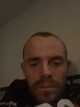 Snapshot of wyattstone chatting on 12.17.25 wyattstone online show from 12.17.25