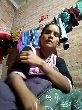 Snapshot of Sexy_Tanya69 chatting on 10.31.25 Sexy Tanya69 online show from 10.31.25