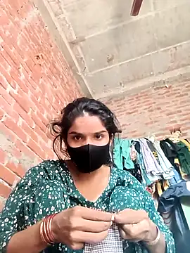 Snapshot of Sexy_Tanya69 chatting on 11.04.25 Sexy Tanya69 online show from 11.04.25