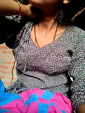 Snapshot of Sexy_Tanya69 chatting on 11.28.25 Sexy Tanya69 online show from 11.28.25