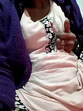 Snapshot of Sexy_Tanya69 chatting on 12.20.25 Sexy Tanya69 online show from 12.20.25