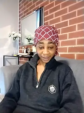 Snapshot of Godessofpleasxa chatting on 12.15.25 Godessofpleasxa online show from 12.15.25