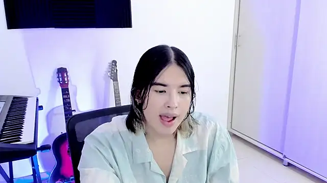 Snapshot of JordiWilld chatting on 10.25.25 JordiWilld online show from 10.25.25