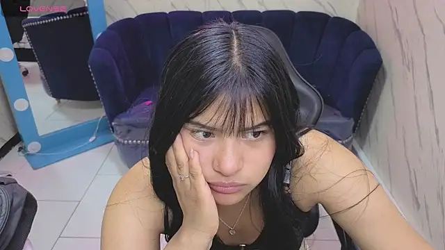 Snapshot of Paulette_v chatting on 09.17.25 Paulette v online show from 09.17.25