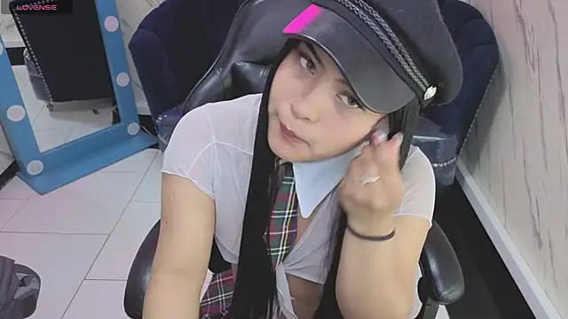 Snapshot of Paulette_v chatting on 10.02.25 Paulette v online show from 10.02.25