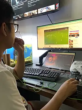 Snapshot of SievingPrep chatting on 11.14.25 SievingPrep online show from 11.14.25