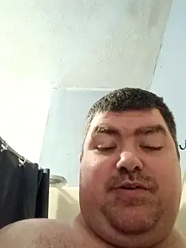 Snapshot of Rcraigue4 chatting on 10.18.25 Rcraigue4 online show from 10.18.25