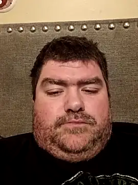 Snapshot of Rcraigue4 chatting on 10.31.25 Rcraigue4 online show from 10.31.25