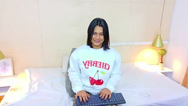 tinyy whore18 online show from 03.31.26