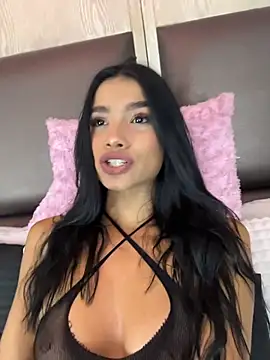 Bella Smiith  online show from 11.10.25