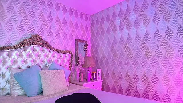 Bella Smiith  online show from 01.08.26