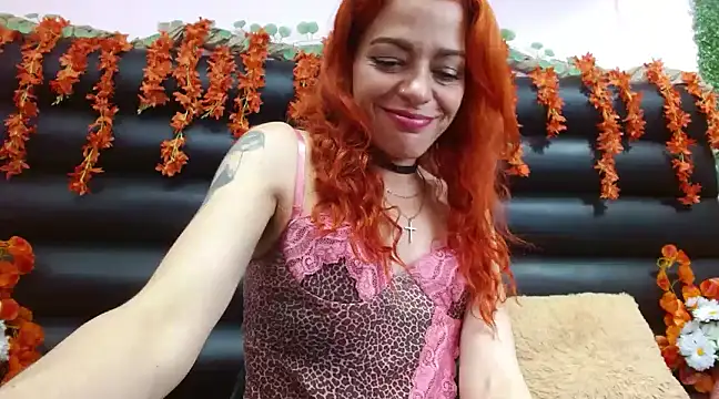 Snapshot of vella_paris_ chatting on 02.11.25 vella paris online show from 02.11.25