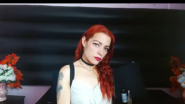 Snapshot of vella_paris_ chatting on 03.20.25 vella paris online show from 03.20.25