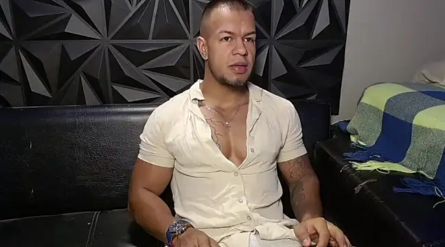 Snapshot of Jacob_Beckett chatting on 03.10.25 Jacob Beckett online show from 03.10.25