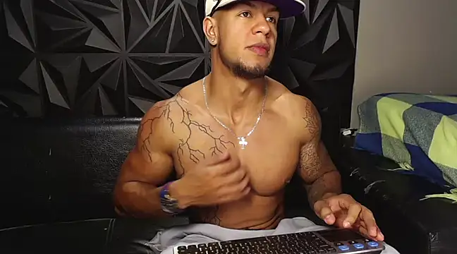 Snapshot of Jacob_Beckett chatting on 03.20.25 Jacob Beckett online show from 03.20.25