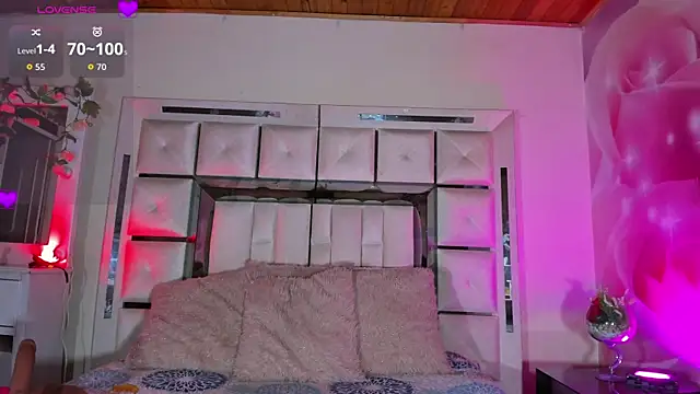 emili clark online show from 01.13.26