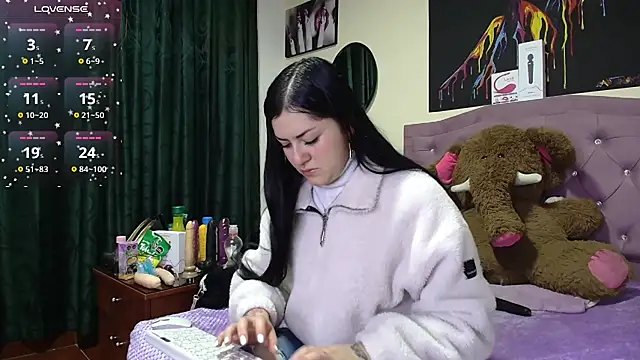 Emmie Hot online show from 02.18.26