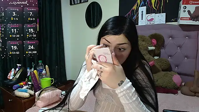 Emmie Hot online show from 06.05.26
