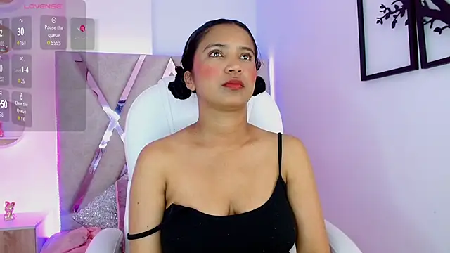 Sophia waalker  1 online show from 01.22.25