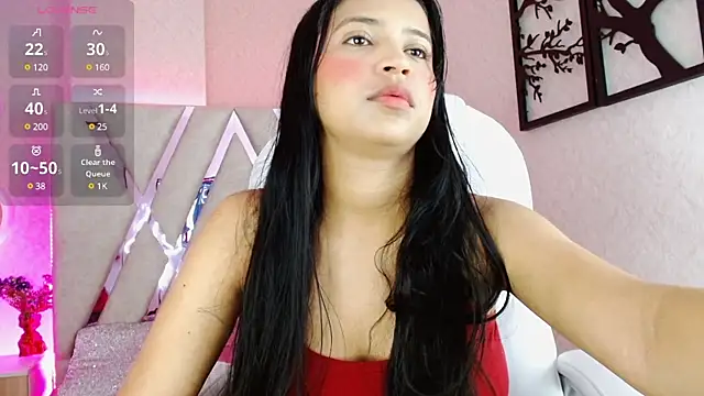 Sophia waalker  1 online show from 02.05.25