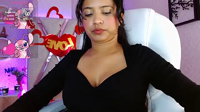 Sophia waalker  1 online show from 02.21.25