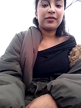 Sophia waalker  1 online show from 03.07.25