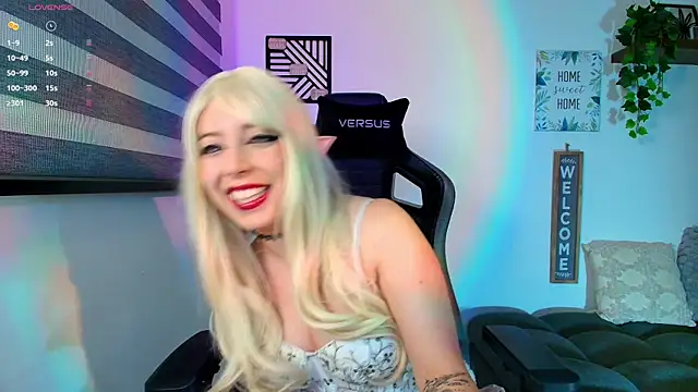 Snapshot of love_sharol_ chatting on 02.07.25 love sharol online show from 02.07.25