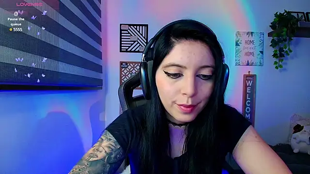 Snapshot of love_sharol_ chatting on 02.22.25 love sharol online show from 02.22.25
