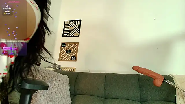 Snapshot of love_sharol_ chatting on 10.15.25 love sharol online show from 10.15.25