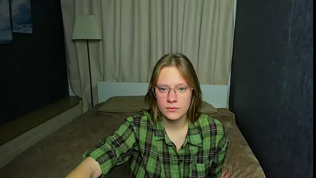 TessaSwans online show from 01.30.25