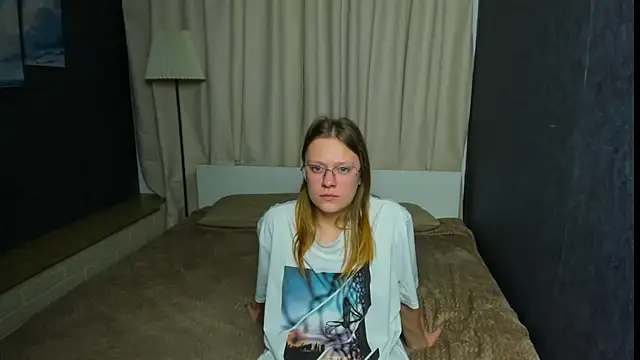 TessaSwans online show from 01.30.25