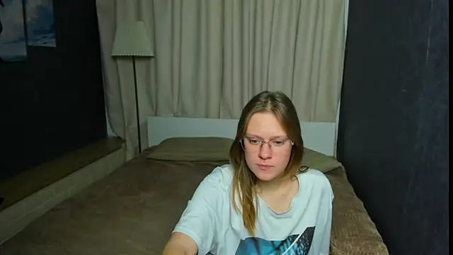 TessaSwans online show from 01.30.25