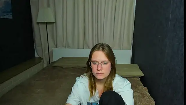 TessaSwans online show from 01.30.25