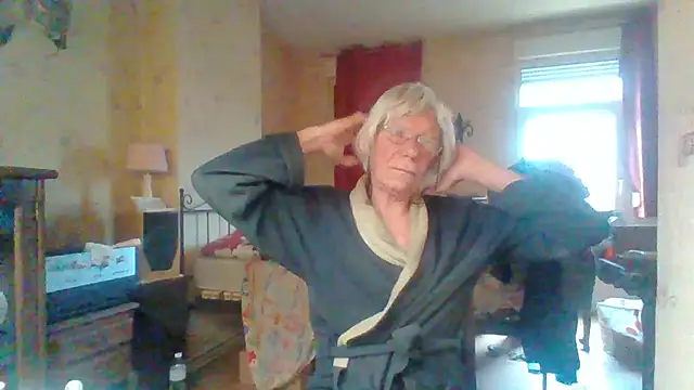 Snapshot of rosanetrav chatting on 05.20.26 rosanetrav online show from 05.20.26