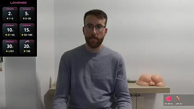 Snapshot of machohiberiko chatting on 11.14.25 machohiberiko online show from 11.14.25