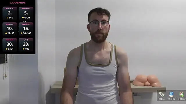 Snapshot of machohiberiko chatting on 11.17.25 machohiberiko online show from 11.17.25