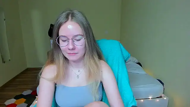 EmilyPaw online show from 02.18.25