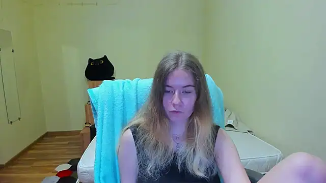 EmilyPaw online show from 03.10.25