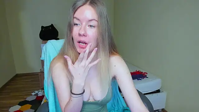 EmilyPaw online show from 03.22.25