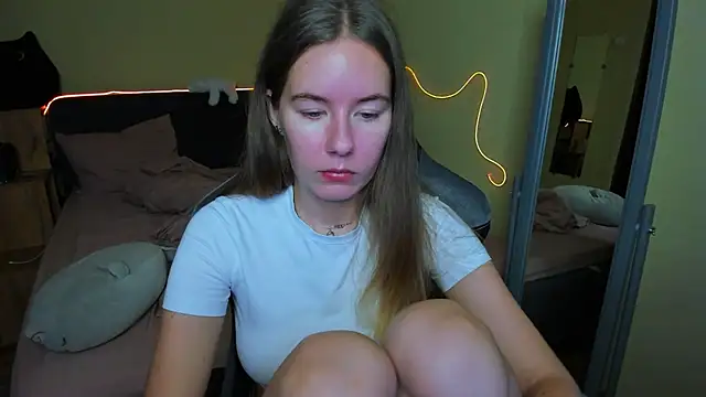 EmilyPaw online show from 11.20.25