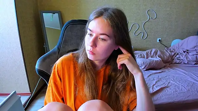 EmilyPaw online show from 04.16.26