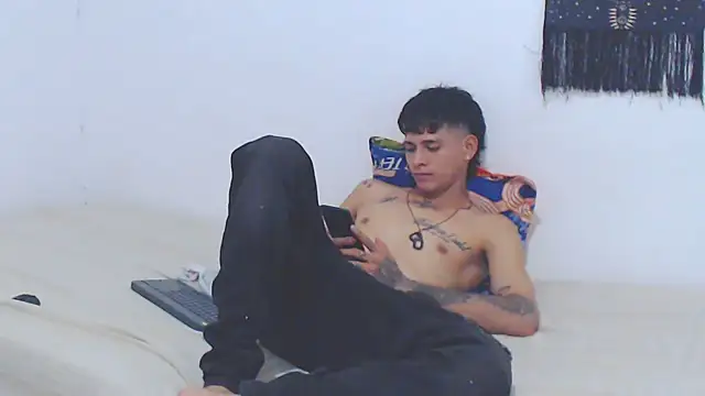 Snapshot of lu_nastyboy18 chatting on 09.21.25 lu nastyboy18 online show from 09.21.25