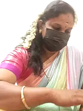 Snapshot of Tamil_Aathira chatting on 03.05.25 Tamil Aathira online show from 03.05.25