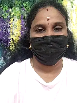 Snapshot of Tamil_Aathira chatting on 09.08.25 Tamil Aathira online show from 09.08.25