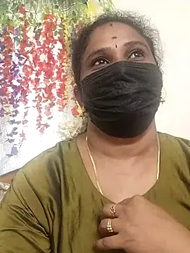 Snapshot of Tamil_Aathira chatting on 09.09.25 Tamil Aathira online show from 09.09.25