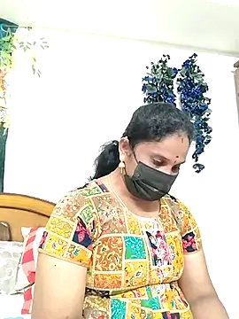 Snapshot of Tamil_Aathira chatting on 10.25.25 Tamil Aathira online show from 10.25.25