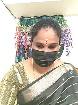 Snapshot of Tamil_Aathira chatting on 11.03.25 Tamil Aathira online show from 11.03.25