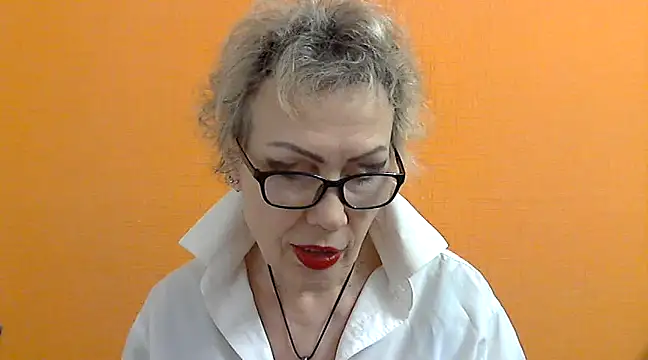 Snapshot of NessyJenixs chatting on 03.05.25 NessyJenixs online show from 03.05.25